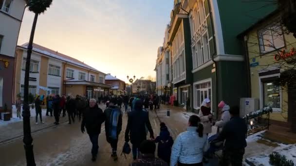 Kaliningrad Russland Januar 2022 Abendspaziergang Durch Die Straßen Einer Europäischen — Stockvideo