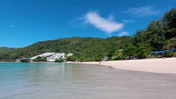 Spokojny Poranek Plaży Nai Harn Południu Phuket Spokojne Morze Czysta — Wideo stockowe