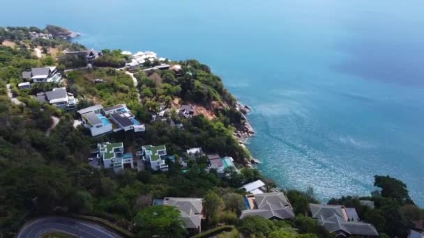 Θέα Από Ψηλά Στην Ακτή Ενός Τροπικού Νησιού Χτισμένο Πολυτελείς — Αρχείο Βίντεο