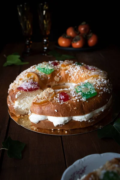 Pastel King Con Crema Fruta Dulce Típico Navidad España — Foto de Stock