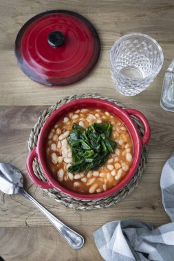Sebzeli fasulye güveci. Dana proteini. Vejetaryen diyeti. Yemek fotoğrafçılığı
