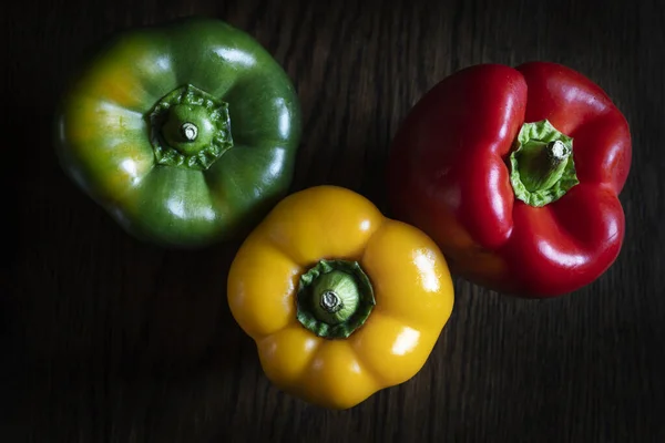 Red Bell Pepper Green Bell Pepper Yellow Bell Pepper Wooden — Fotografia de Stock