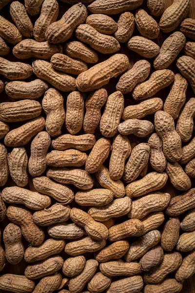 Kabuklarında fıstık yığını var. Fıstıklı doku arkaplanı