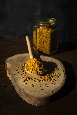 Taze arı poleni, bir vejetaryen protein kaynağı.