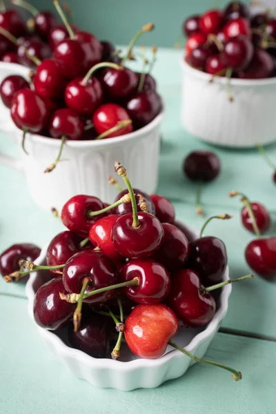 Nahaufnahme Von Köstlichen Frischen Und Frisch Gewaschenen Kirschen — Stockfoto