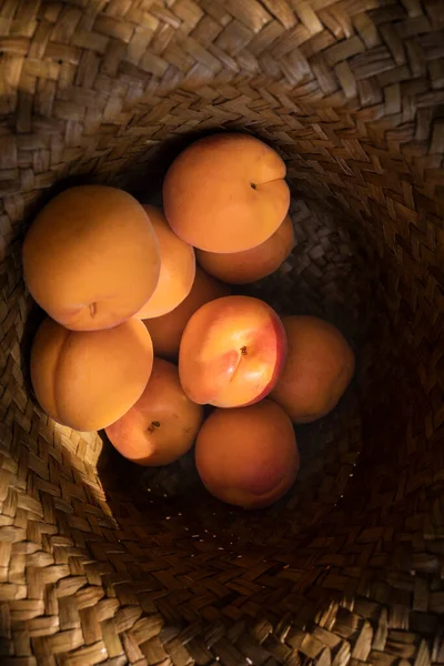 Abricots Frais Mûrs Prêts Manger Fruits Doux Été — Photo