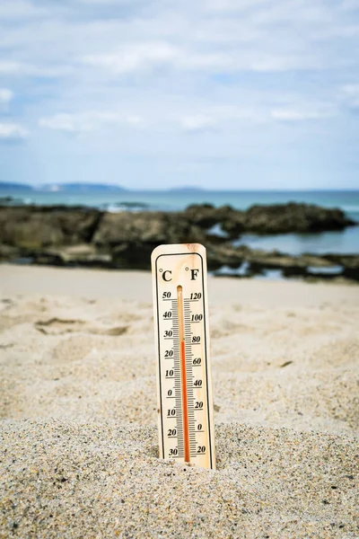 Thermometer Beach Marking High Temperatures Climate Change Global Warming Ecological — Stock Photo, Image