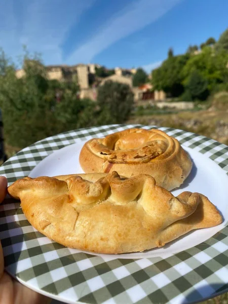 Prenao Bolinho Pão Recheado Com Carne Legumes Pão Recheado Típico — Fotografia de Stock