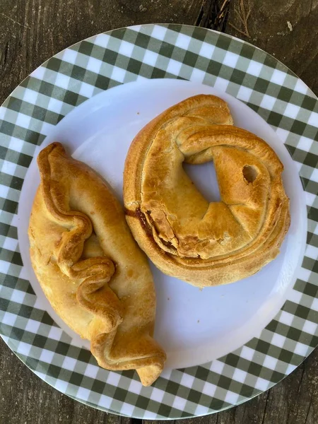 Prenao Bolinho Pão Recheado Com Carne Legumes Pão Recheado Típico — Fotografia de Stock