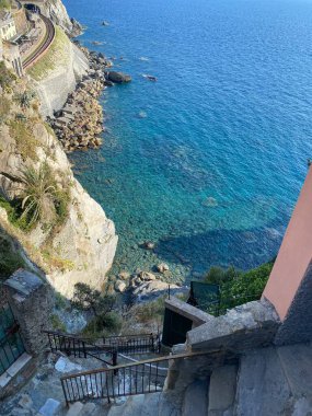 Manarola 'da Temiz Mavi Su 