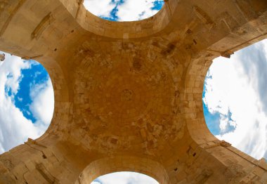 Jerash, harabeleri zaman içinde iyi korunmuş olan Greko-Romen şehri Gerasa 'nın kalıntıları.