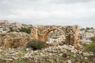 Jerash, harabeleri zaman içinde iyi korunmuş olan Greko-Romen şehri Gerasa 'nın kalıntıları.