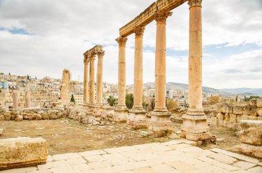 Jerash, harabeleri zaman içinde iyi korunmuş olan Greko-Romen şehri Gerasa 'nın kalıntıları.