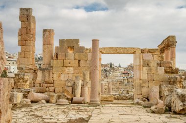 Jerash, harabeleri zaman içinde iyi korunmuş olan Greko-Romen şehri Gerasa 'nın kalıntıları.