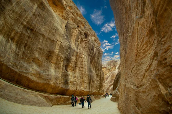 Ürdün Petra Ziyaret Eden Turistler Şubat 2020 Yürür Veya Bedevi — Stok fotoğraf