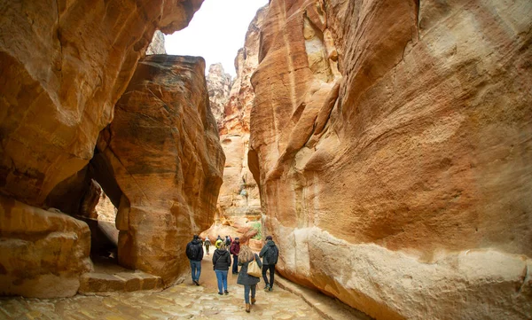Petra Jordania Visitada Por Muchos Turistas Considerada Una Maravilla Del —  Fotos de Stock
