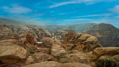 Petra Jordan, yakın zamanda turistlere açılan dünyanın harikalarından biri olarak kabul edilen bir ülke.