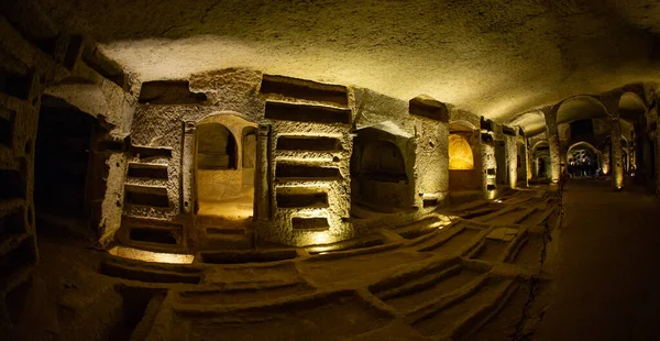 2022年4月13日意大利那不勒斯San Gennaro的地下墓穴 — 图库照片