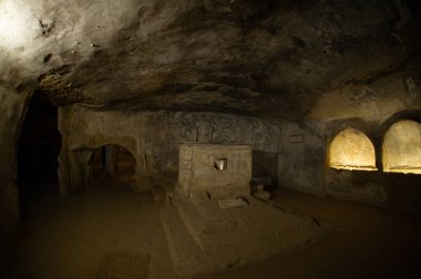 Napoli İtalya 13 Nisan 2022 San Gennaro Yeraltı Mezarlığı büyük ve eski bir mezarlık