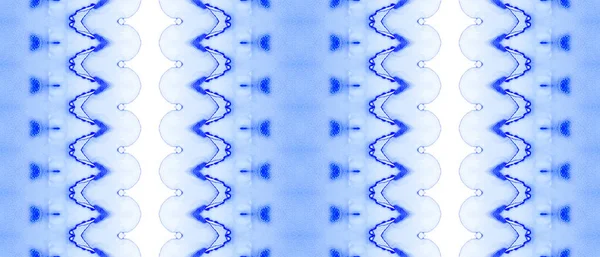 明るい民族画 青のバティック インク 部族ブラシバティック 青の抽象画 死んだタイ プリント 民族抽象バティック 青いボヘミアンストライプ 海水墨の略 — ストック写真
