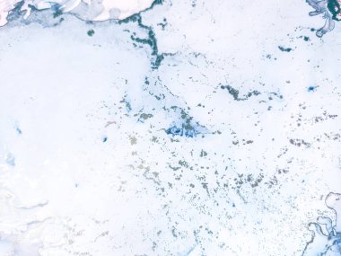 Altın Alkol Mürekkebi Mermeri. Pembe Sanat Boyası. Folil Mermer Suluboya. Parlak Su Rengi Arkaplanı. Altın Su Renk Tablosu. Mavi Soyut Özgeçmiş. Hafif Zarif Desen. Modern Soyut Şablon.