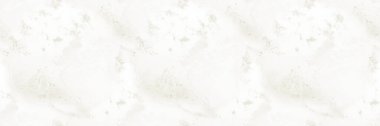 Altın Su Rengi Tekrarla. Parlak Alkol Mürekkebi Parıltısı. Sıvı Konforlu Doku. Hafif Grunge Arkaplanı. Tahıl Soyut Arkaplan. Altın beyazı, pürüzsüz şablon. Altın Sanat Boyası. Alkol Mürekkebi Arkaplanı.