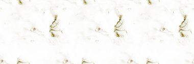 Altın Su Rengi Tekrarla. Su Boyası Arkaplanı. Hafif Alkol Mürekkebi Tablosu. Beyaz Doğu Arkaplanı. Altın Sanat Boyası. Grain Grunge Arkaplanı. Altın Modern Lüks Boyama. Sıvı Lüks Parlatıcı.