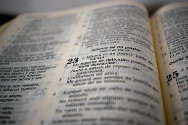 Jehovah benim İncil 'im, tam tersi.