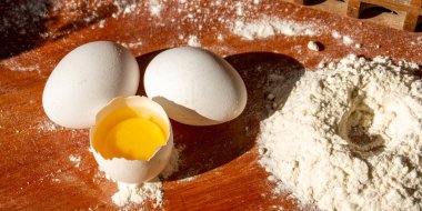 pişirme için temel maddeler. tüm maddeler ve kaplar pişirme için gerekli.