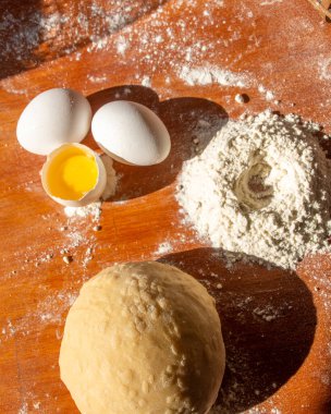 pişirme için temel maddeler. tüm maddeler ve kaplar pişirme için gerekli.