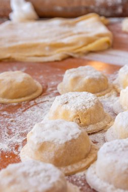 Ev yapımı makarna, dört peynirli sorrentino.