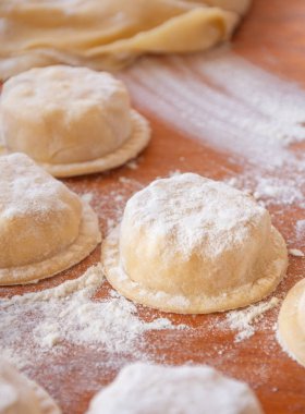 Ev yapımı makarna, dört peynirli sorrentino.