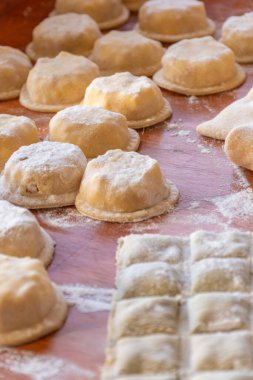 Ev yapımı makarna, dört peynirli sorrentino.