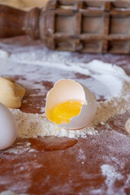 pişirme için temel maddeler. tüm maddeler ve kaplar pişirme için gerekli.