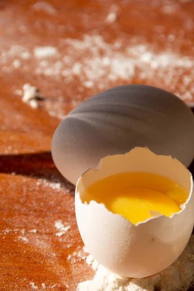 pişirme için temel maddeler. tüm maddeler ve kaplar pişirme için gerekli.