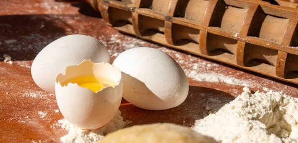 pişirme için temel maddeler. tüm maddeler ve kaplar pişirme için gerekli.