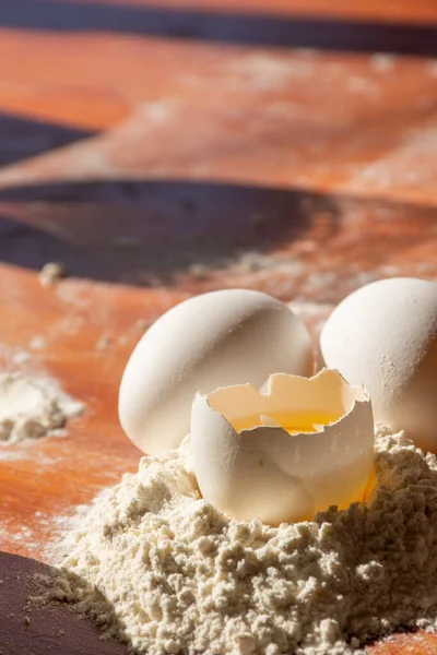 pişirme için temel maddeler. tüm maddeler ve kaplar pişirme için gerekli.