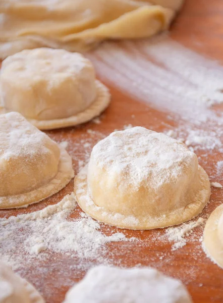 Ev yapımı makarna, dört peynirli sorrentino.