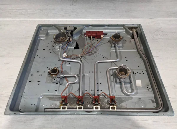 Mutfak yapımı gaz ocağı üstü, sökülmüş.
