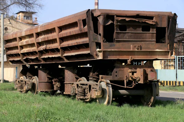 Vagón Mercancías Oxidado Desacoplado Sobre Raíles — Foto de Stock