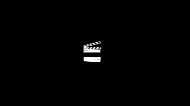film alkış tahtası, sonsuzluktan gelen uçan ikonun animasyonu, alfa kanalı ile izole edilmiş arkaplanda