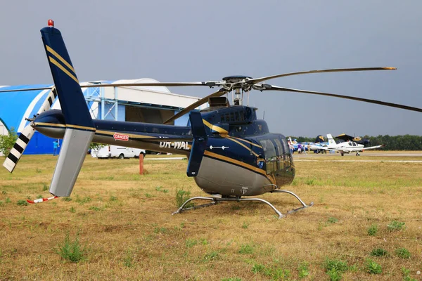 Novoselivka Dnipropetrovsk Bölgesi Ukrayna 2016 Hava Gösterisi Helikopter Havaalanına Indi — Stok fotoğraf