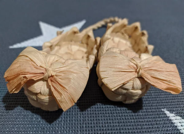 Ev terliği şeklinde küçük sepetler.