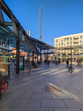 Dresden, Almanya - 2 Ocak 2020: Kışın Dresden Caddesi, Saksonya, Almanya, Avrupa