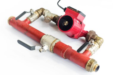 Isıtma sisteminin tiraj pompası bypass 'a yüklendi