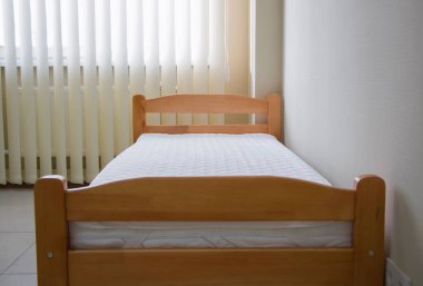 single bed with drawers in wood lacquered