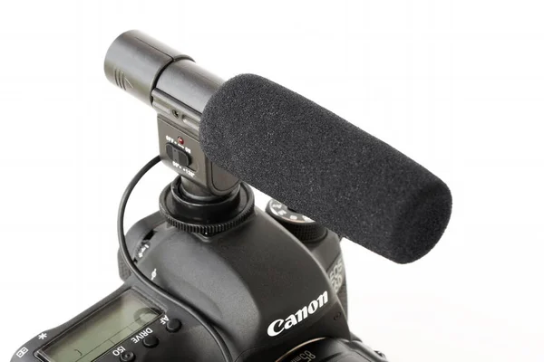 Dnipropetrovsk Ukraina Juli 2022 Ljudmikrofon Monterad Dslr Kamera Canon Vit — Stockfoto