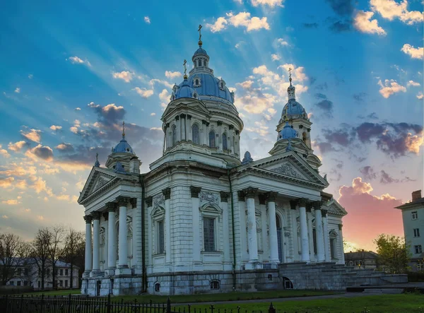 Heilige Drie Eenheid Kathedraal Sumy Oekraïne Tegen Pittoreske Zonsondergang Brandende — Stockfoto