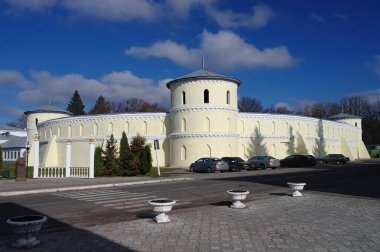 Round Yard 'ın manzarası - Trostyanets, Sumy area, Ukrayna' daki eşsiz tarihi konak.