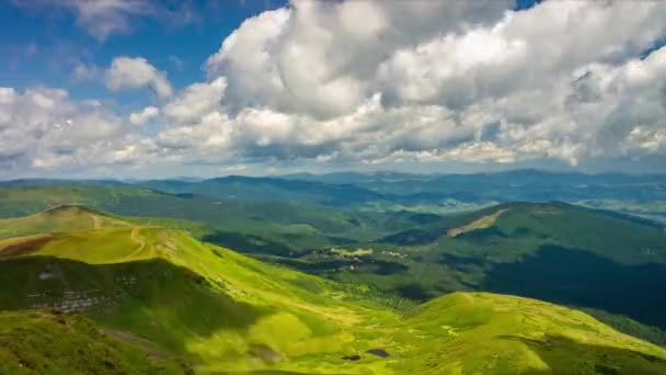 Quick Motion Fluffy Cumulus Clouds Mountain Valley Sunny Summer Day — Stok video